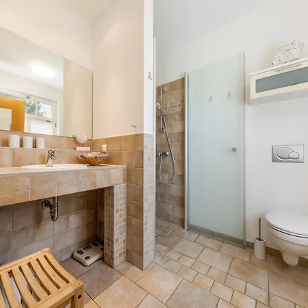 Eg - Ruegenbrise Am Wasser Mit 2 Baedern Garz (Rugen)