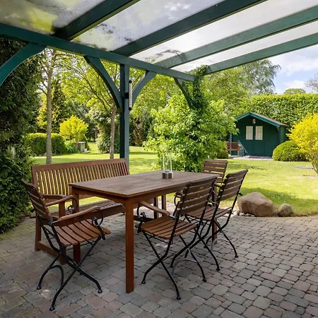 Eg - Ruegenbrise Am Wasser Mit 2 Baedern Garz (Rugen)