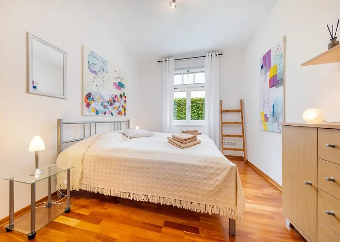 Appartement Eg - Ruegenbrise Am Wasser Mit 2 Baedern Garz (Rugen)