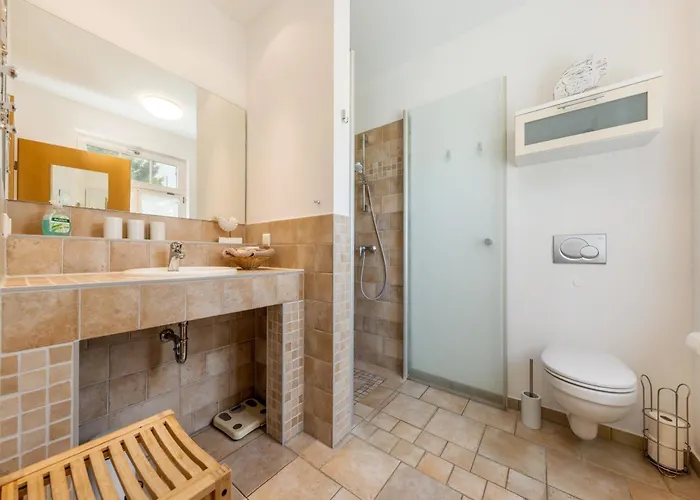 Eg - Ruegenbrise Am Wasser Mit 2 Baedern Garz (Rugen)