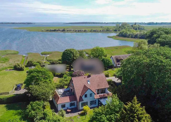 Eg - Ruegenbrise Am Wasser Mit 2 Baedern Garz (Rugen)