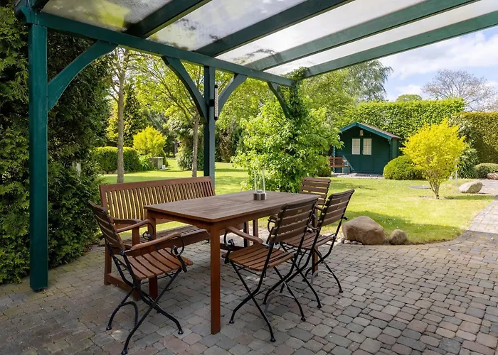 Eg - Ruegenbrise Am Wasser Mit 2 Baedern Garz (Rugen)